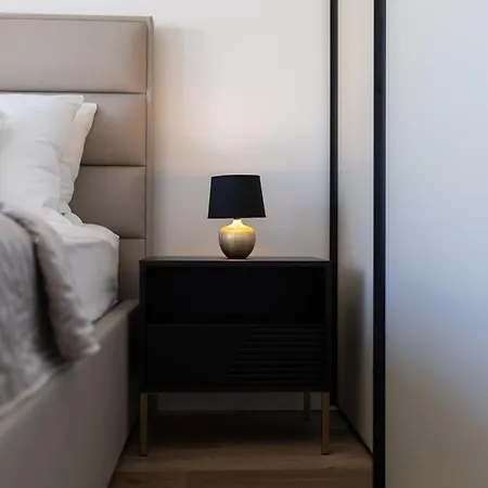 Tinel Apartment *